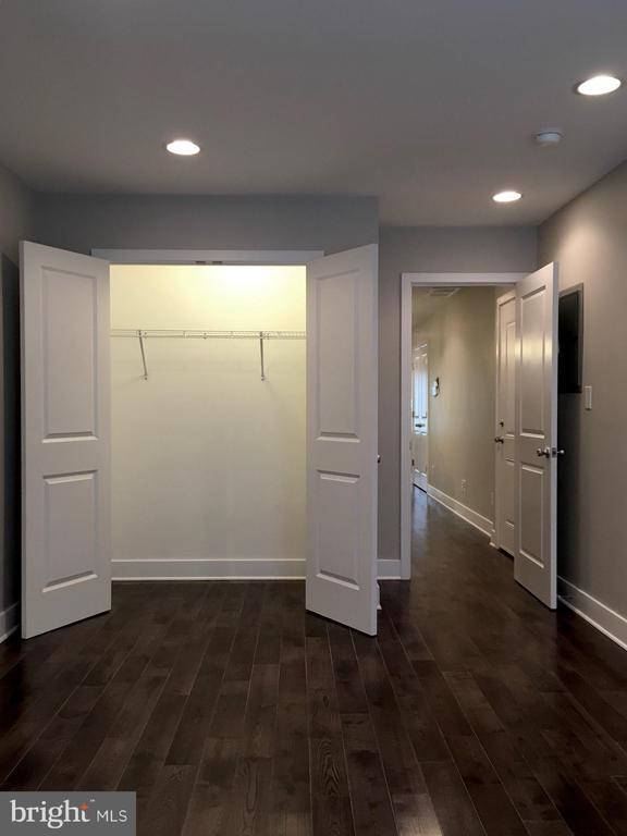 Foto del edificio - 2341 W Thompson St