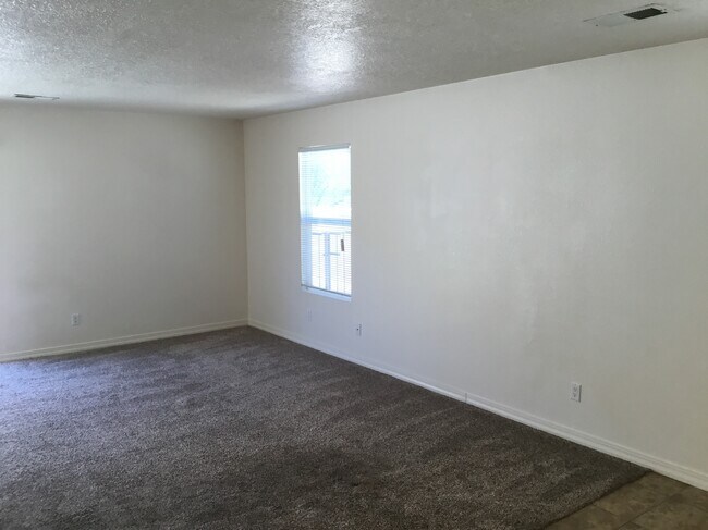 Foto del edificio - 1740 Sierra Norte Loop NE