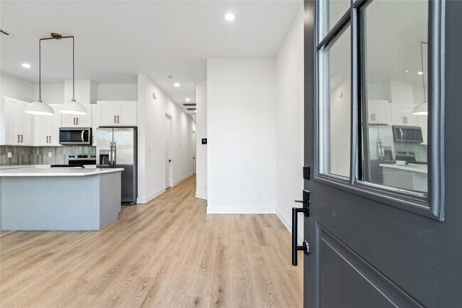 Foto del edificio - 8324 Corinth St