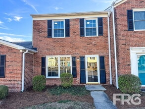 Building Photo - 2700 Thackery Rd