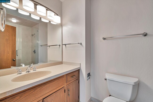 Building Photo - 1056 Camino Verde Cir