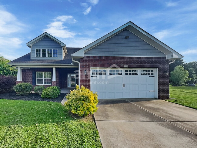 Building Photo - 439 W Rustling Leaves Ln