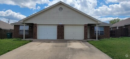 Building Photo - 1618 Yuma Trail
