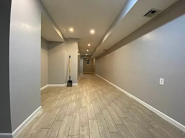 Foto del edificio - 140 Ralph Ave