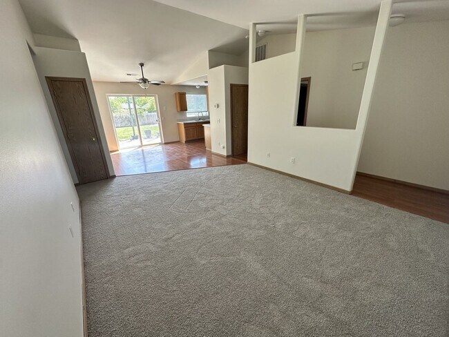 Building Photo - Beautiful Home in Central Pasco!