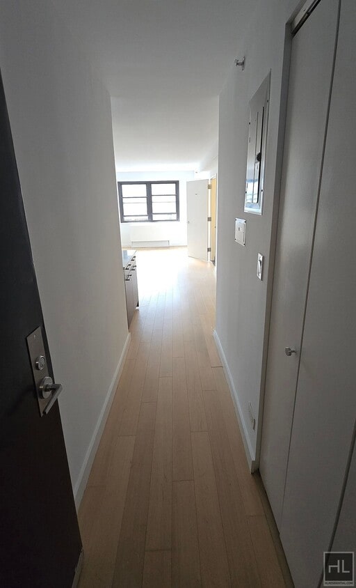 Primary Photo - East 39th Street
