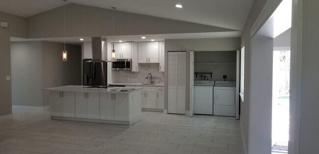 Building Photo - 4930 NW 85th Terrace