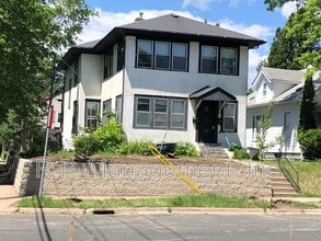 Building Photo - 256 Russell Ave S