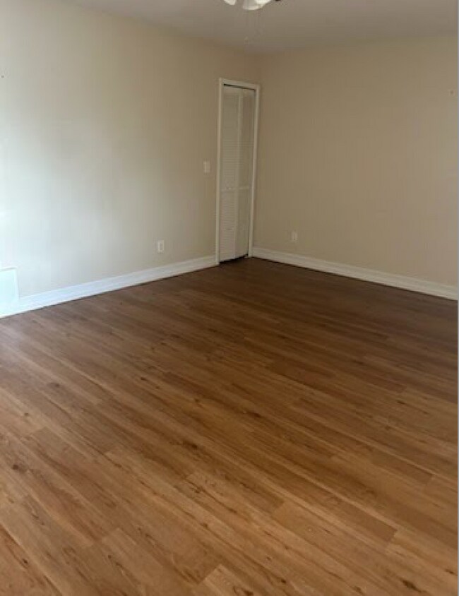 Foto del edificio - 323 SE 24th Ave