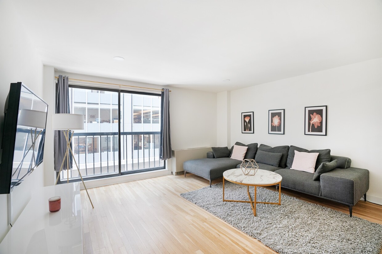 Foto principal - 123 E 54th St