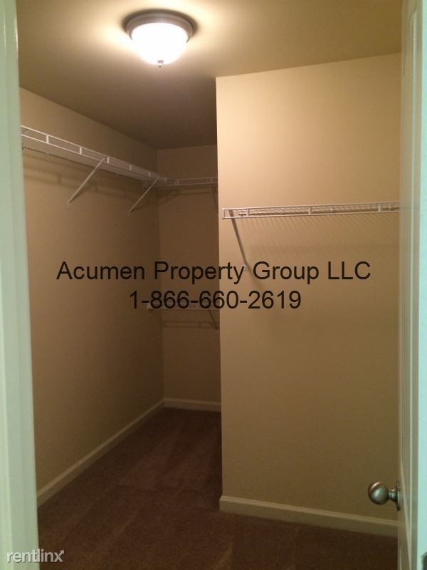 Building Photo - 4 br, 2.5 bath House - 976 Donington Cir