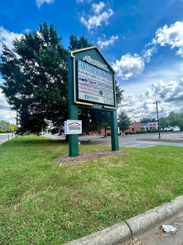 Foto del edificio - 5534 Albemarle Rd