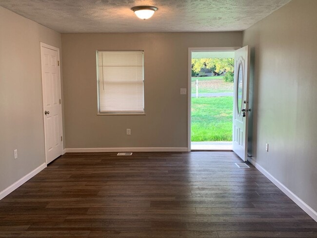Building Photo - Seals Lane 3052-3058 (Duplex)