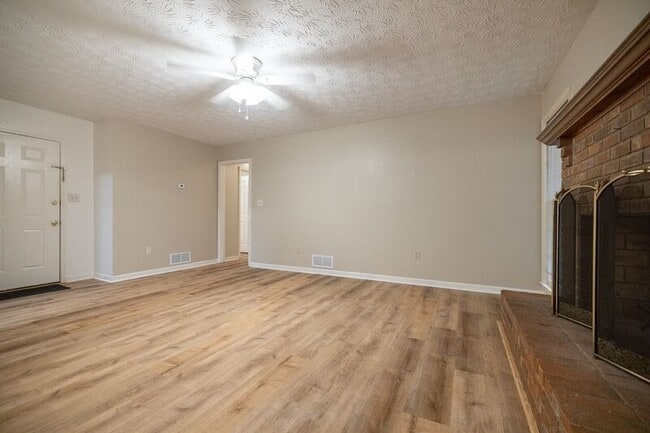 Photo - 1151 Brookwood Dr House