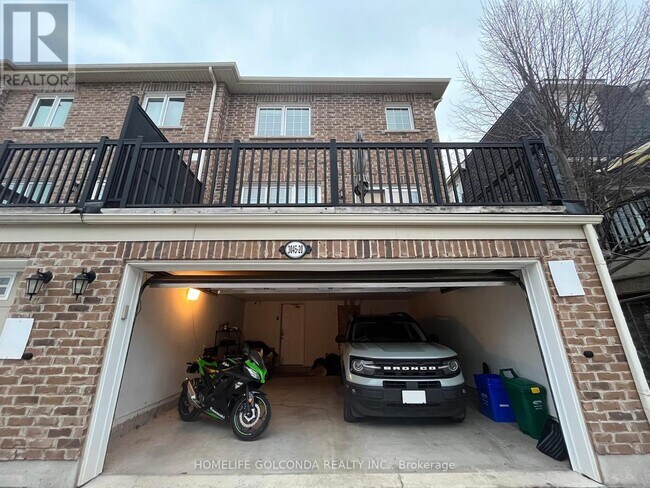 Photo du bâtiment - 3045 George Savage Ave