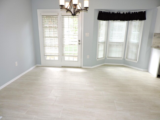 Foto del edificio - 178 Primrose Ln