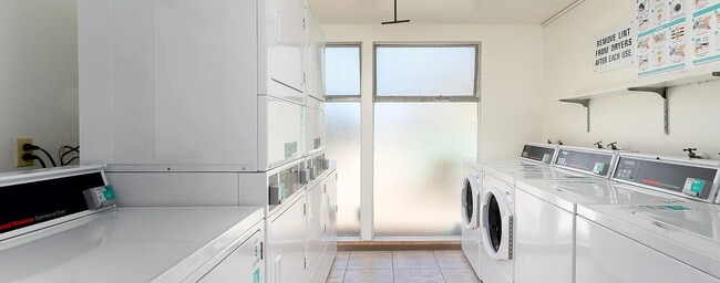 One bedroom just a few steps away from the beach; - One bedroom just a few steps away from the beach; Apartment