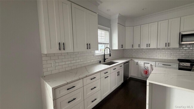 Foto del edificio - 172 Lakeview Ave