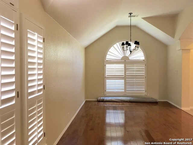 Foto del edificio - 722 Mello Oak