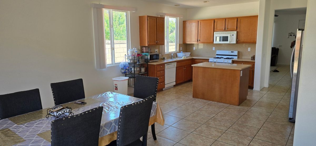 Foto del edificio - 27653 Almont Way