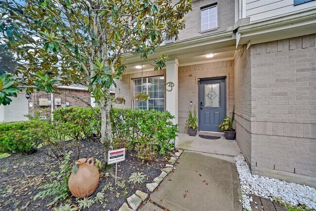 Foto del edificio - 7107 Cornflower Ln
