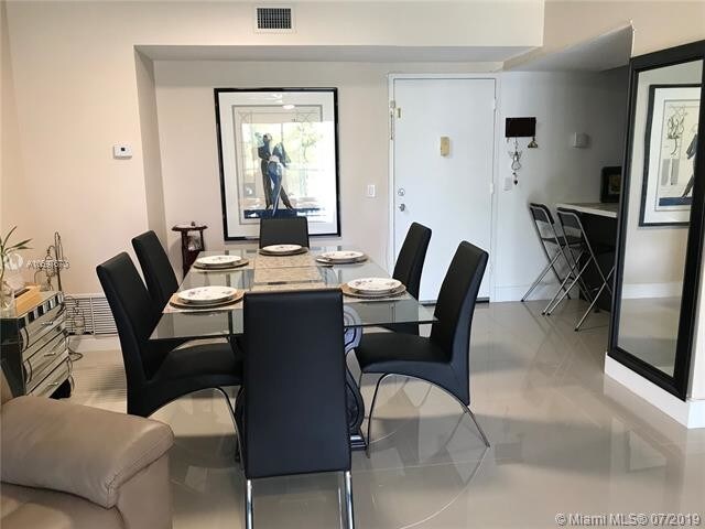 Foto del edificio - 4200  Hillcrest Dr  409 Hollywood FL 33021