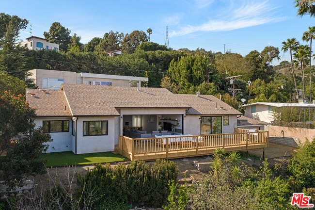 Building Photo - 2612 Carman Crest Dr