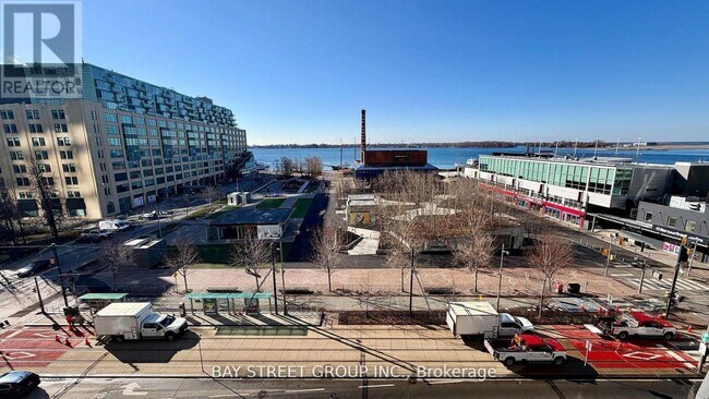 Photo du bâtiment - 218 Queens Quay W