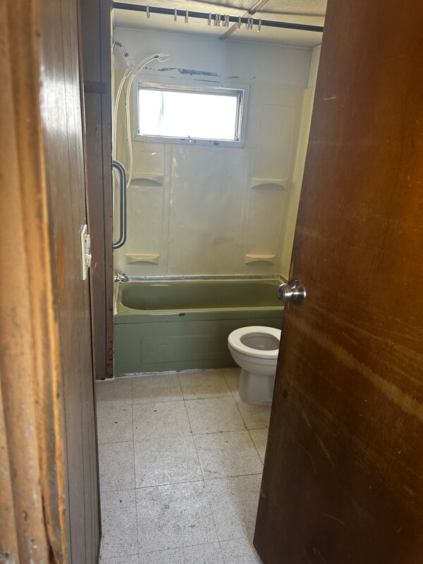 Foto del edificio - 21496 F Rd
