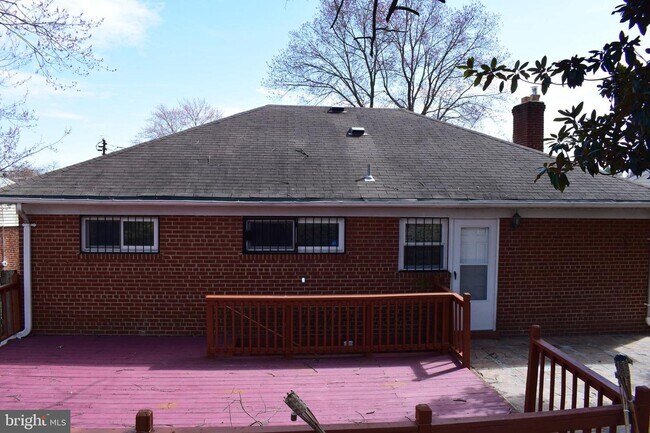 Building Photo - 6914 Kipling Pkwy