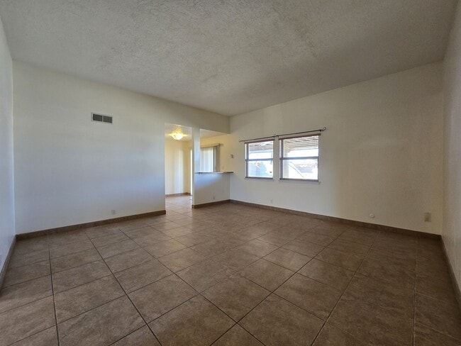 Foto del edificio - 2300 Calle Brocha