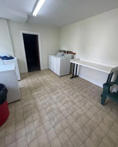 Foto del edificio - 11 Lakeville Rd