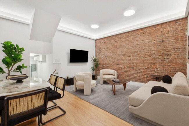 Foto del edificio - 125 E 83rd St