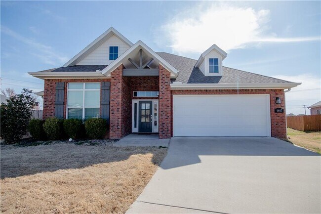 Building Photo - 4407 SW Layton Rd