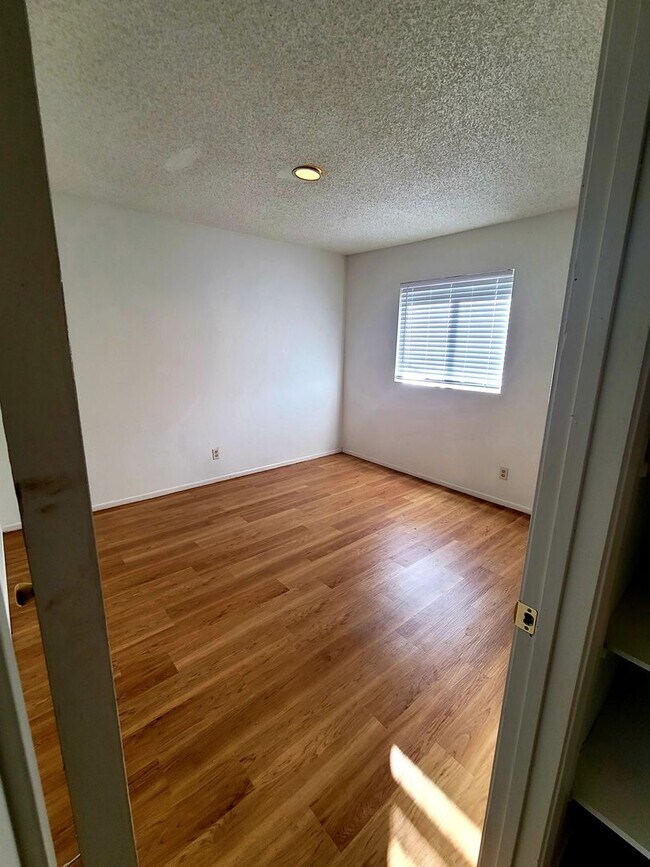 Foto del edificio - You will love this 2 bedroom 1.5 bath in 29 Palms  Close to Marine Base