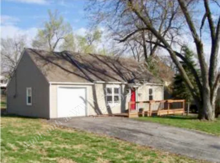 Primary Photo - ADORABLE and CLEAN home in KCK-Coming SOON!!