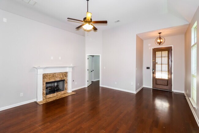 Building Photo - 6868 Lagrange Pines Rd