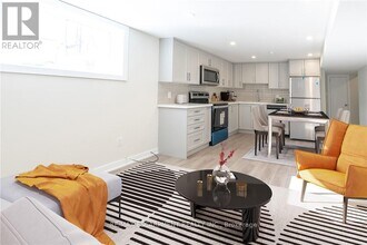 Building Photo - 749 Upper Ottawa St