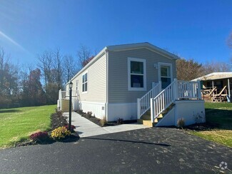 Building Photo - 129 Zimmer Dr W