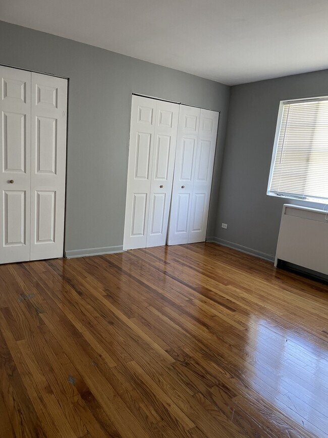 Foto del edificio - 747 E 84th Pl