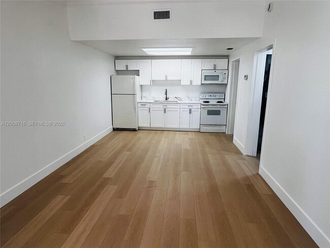 Foto del edificio - 7124 Southgate Blvd