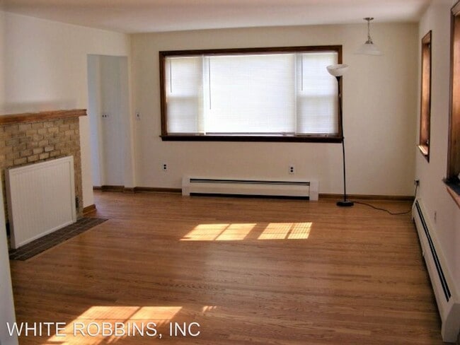 Building Photo - 4 br, 2 bath House - 215 W. Franklin Avenue