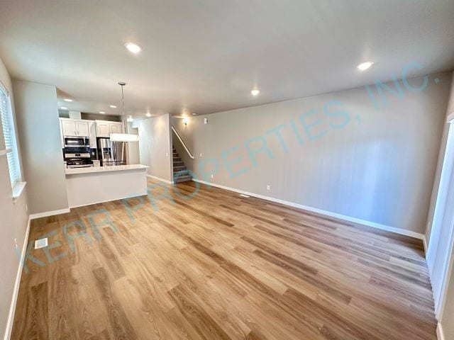 Building Photo - Charming 3-Bedroom Townhouse with 2.5 Baths and Spacious Living Area in Portland!