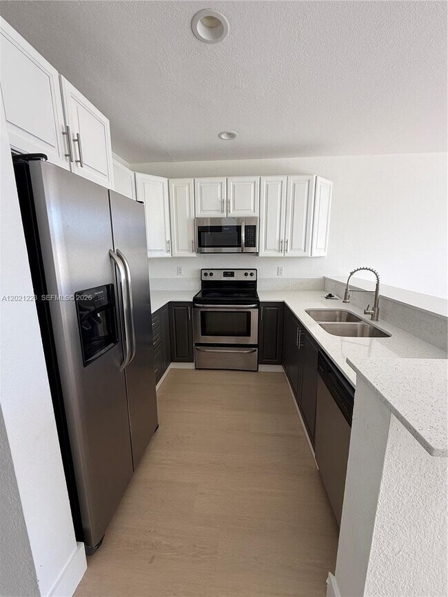 Foto del edificio - 1247 NE 23rd Ave