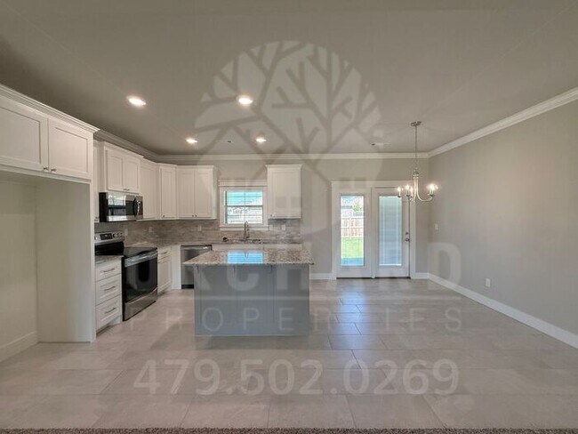Foto del edificio - Single-Family Home- Desirable Cedarwood Plan
