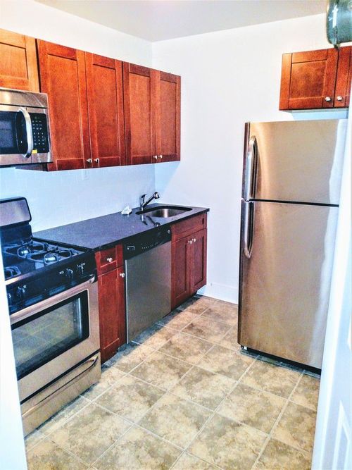 Foto del edificio - 185 Bleecker St