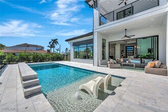 Building Photo - 10720 Vanderbilt Dr