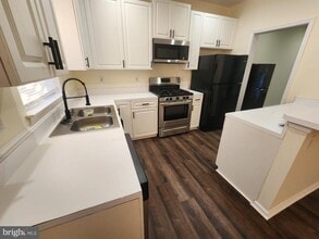 Building Photo - 14120 Silver Teal Way