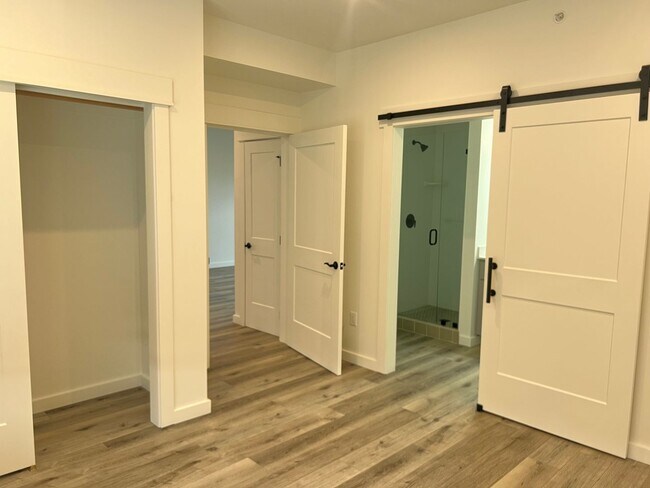 Foto del edificio - New 2 Bed 2 Bath Condo by MSU