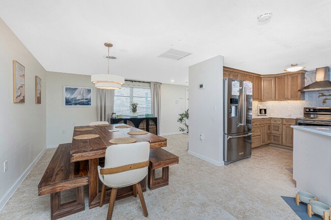 Building Photo - 3020 N Beach Rd